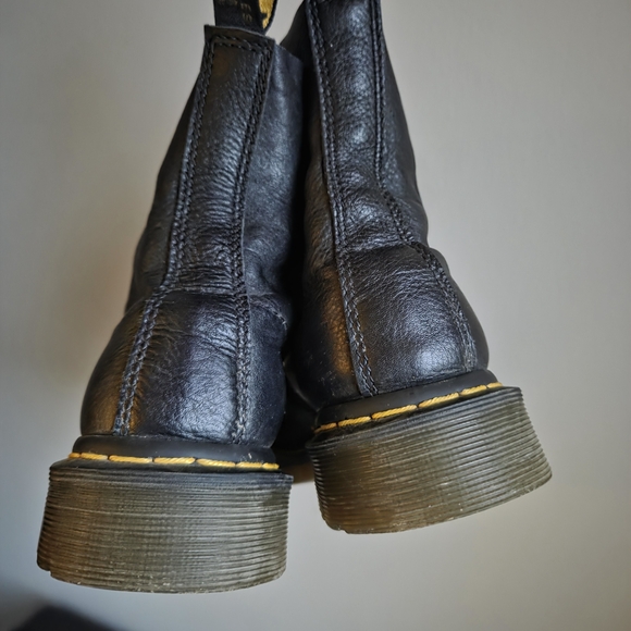 Dr Marten EUC 1460 Pascal Soft Virginia Leather Lace-Up Boots Women 7 - Picture 5 of 11